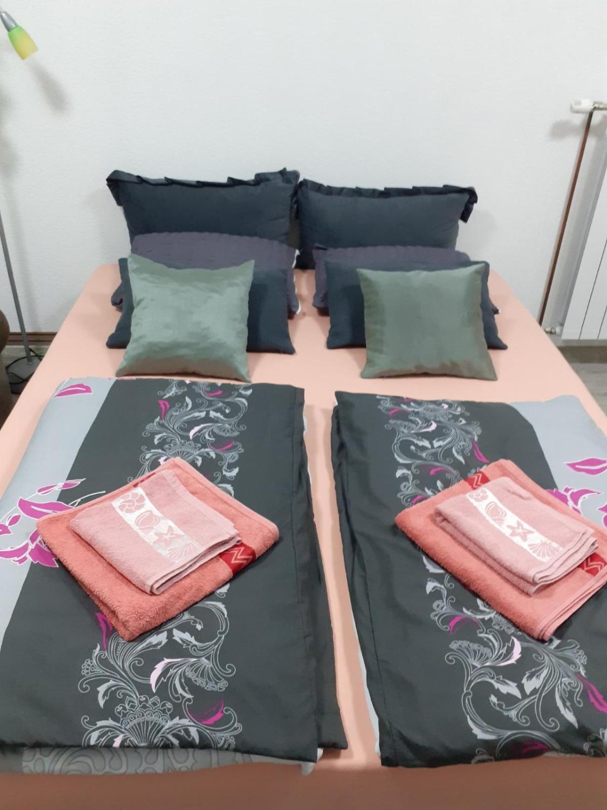 Ferienwohnung Irma Tuzla Zimmer foto